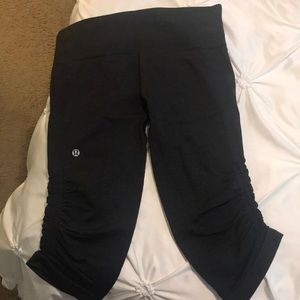 Lululemon women’s capri leggings cropped